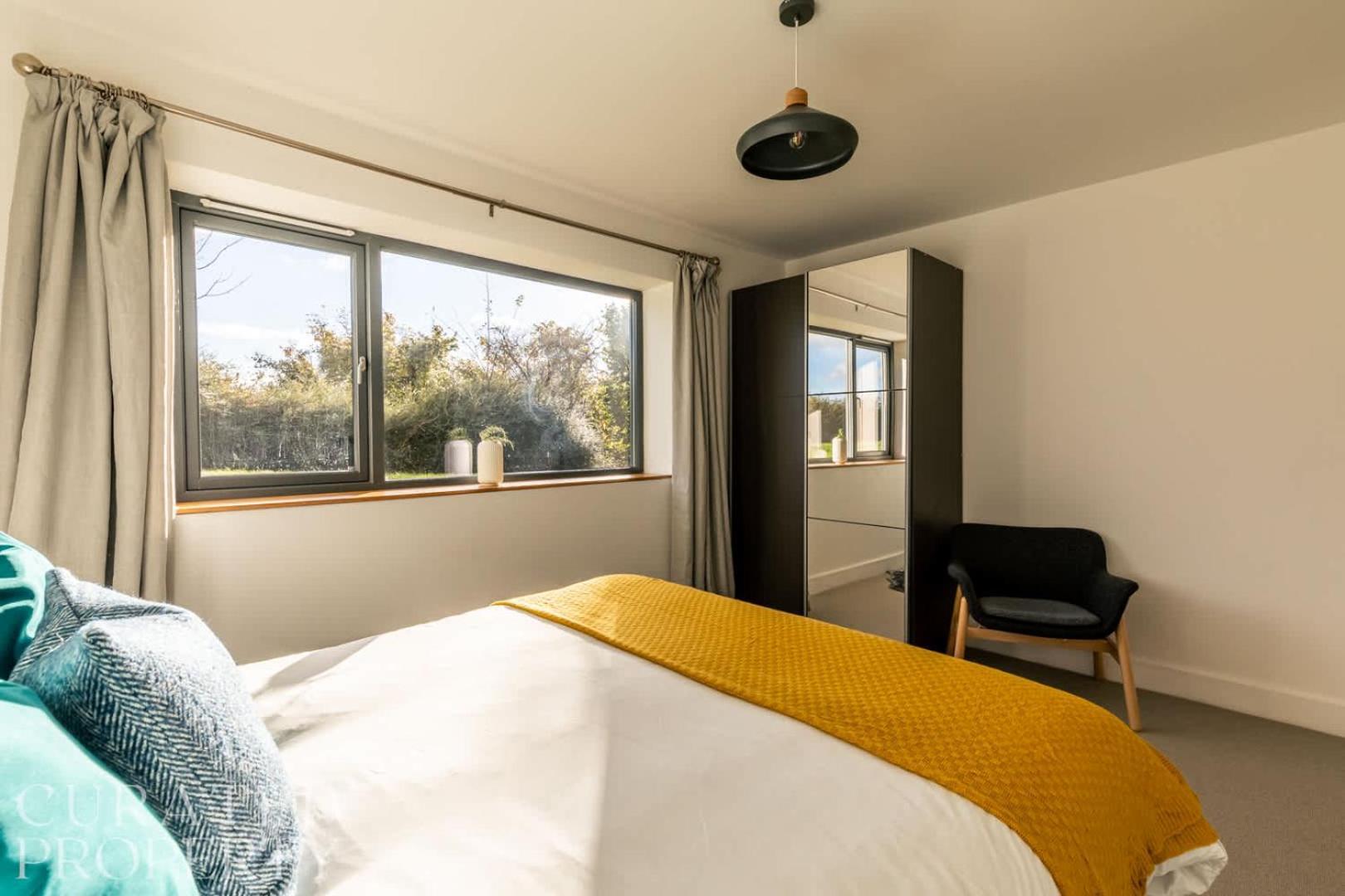 Stunning 5 Bedroom With Garden & Panoramic Views! *