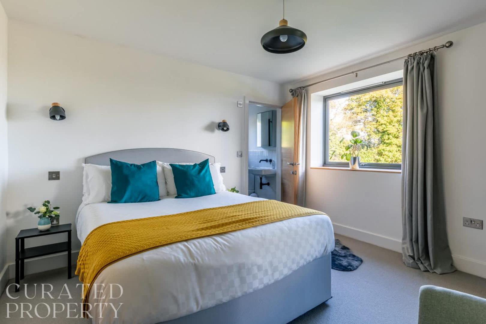 Holiday home Stunning 5 Bedroom With Garden & Panoramic Views! *