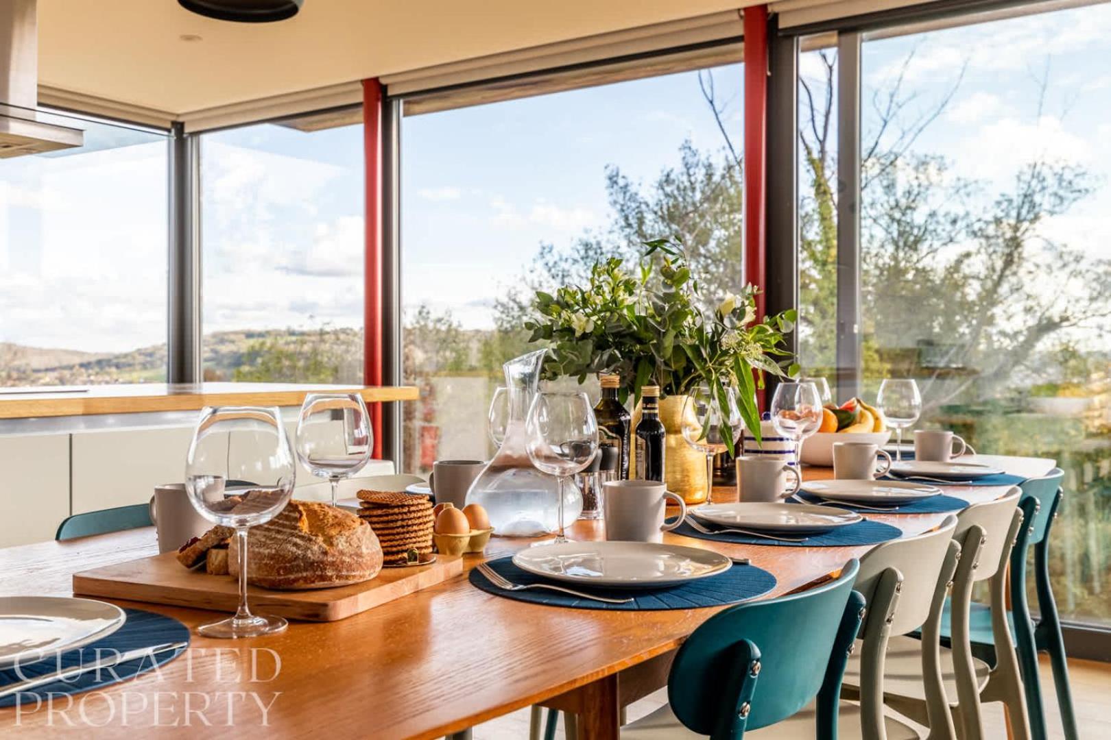 Holiday home Stunning 5 Bedroom With Garden & Panoramic Views!
