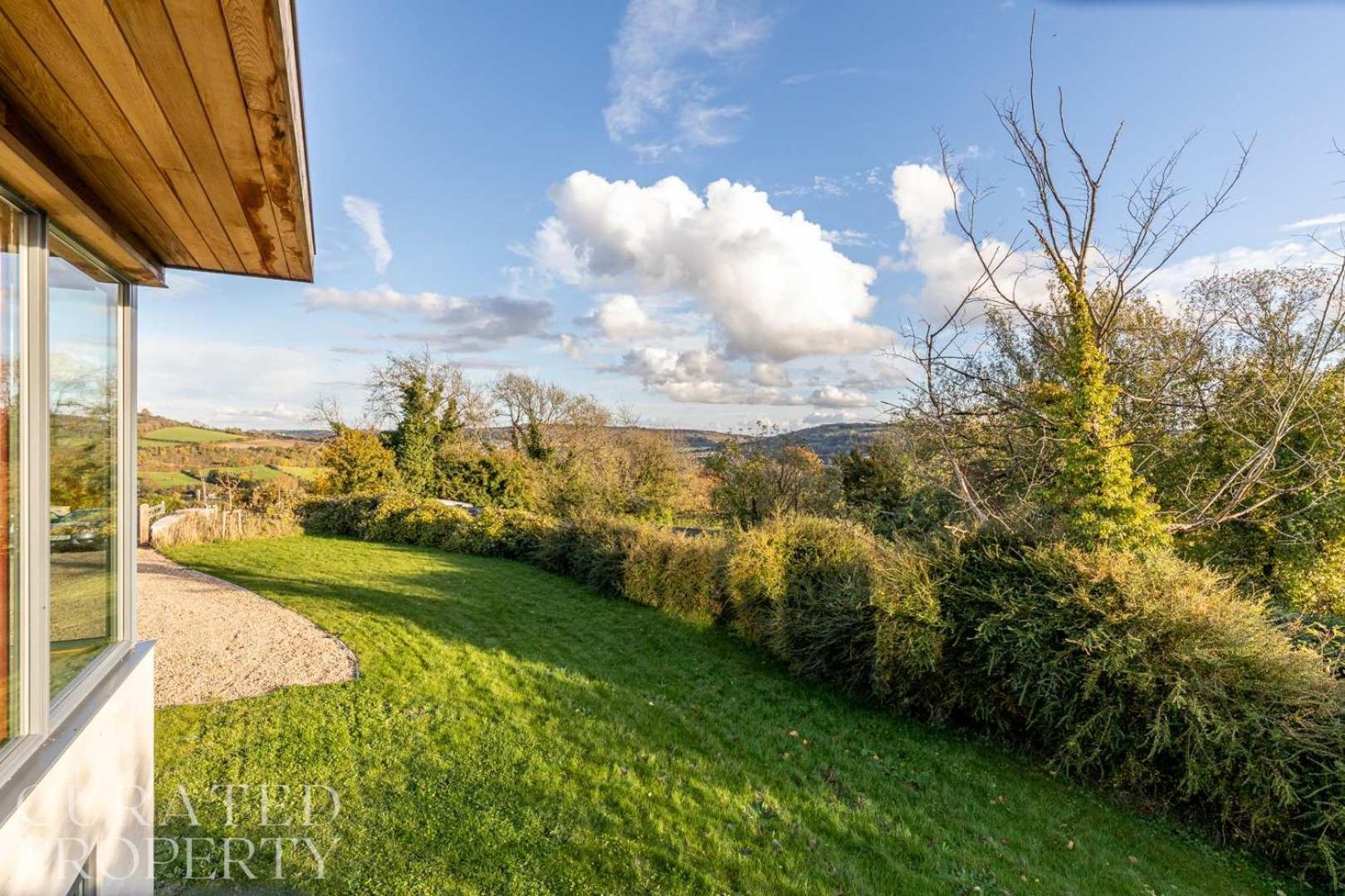 Holiday home Stunning 5 Bedroom With Garden & Panoramic Views! *