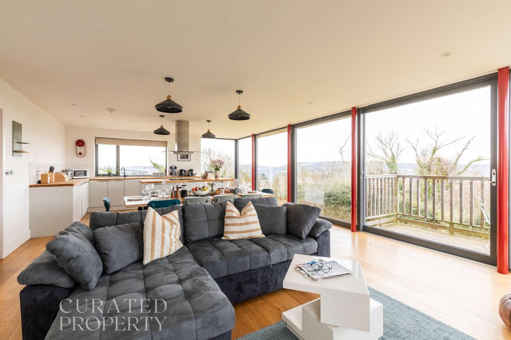 Holiday home Stunning 5 Bedroom With Garden & Panoramic Views! *